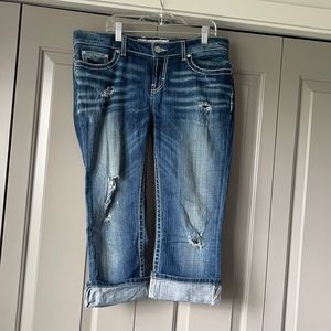 Distressed jean capris